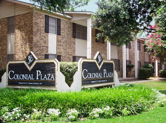 Colonial Plaza Apartments